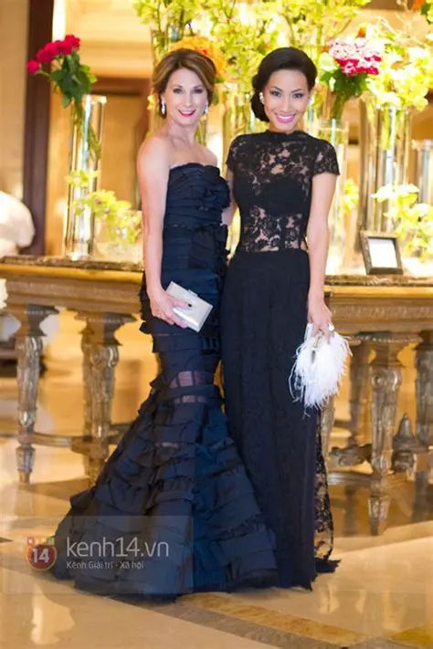 Adriana Lima: Biểu Tượng Sắc Đẹp Vĩnh Cửu Của Thế Giới Thời Trang