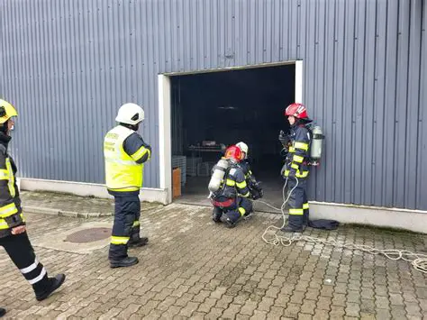 Am nevoie de patru masuri de exercitiu de improvizatie cu tot cu sunetele notate