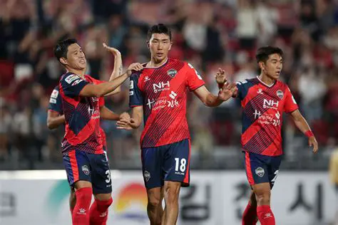 안양, 김천상무에 짜릿한 역전승! - K리그2 숨막히는 승격 경쟁 속으로