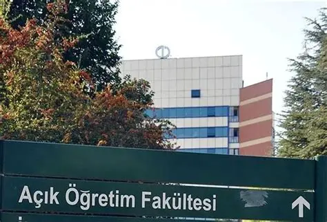 AÖF: Türkiye'nin Açık Öğretim Sistemi ile Yüksek Öğretime Erişimde Devrimsel Bir Yaklaşım