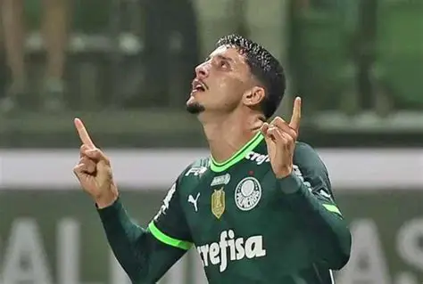 A Ascensão de Piquerez: O Lateral Esquerdo que Conquista a América do Sul