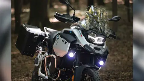 BMW GS: Macəra Ruhunun və Yolsuzluq Performansının İkonası