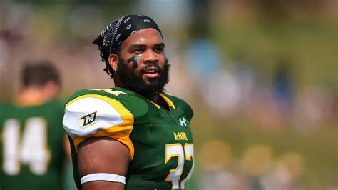 کارترون: بررسی دوران مربیگری و تأثیر او بر فوتبال