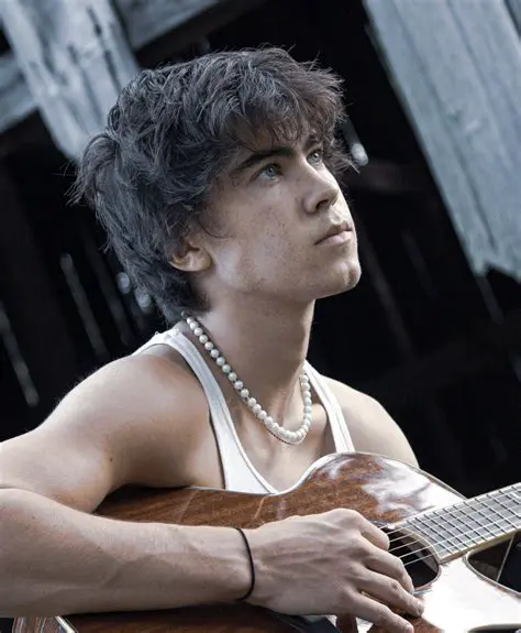 Conan Gray: The Evolving Sound of a Generation's Melancholy Pop