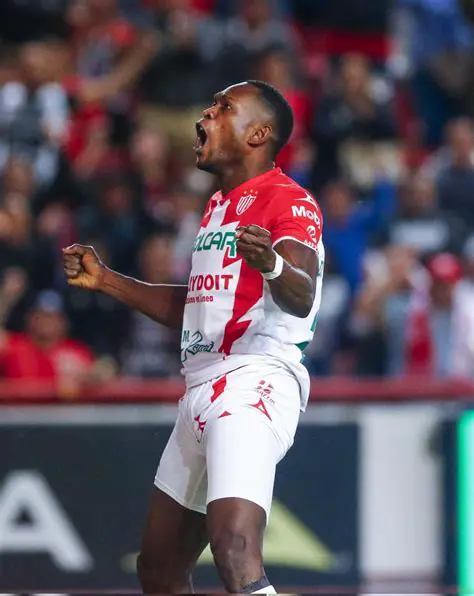 Díber Cambindo: El Ídolo Emergente del Fútbol Mexicano y su Ascenso Imparable