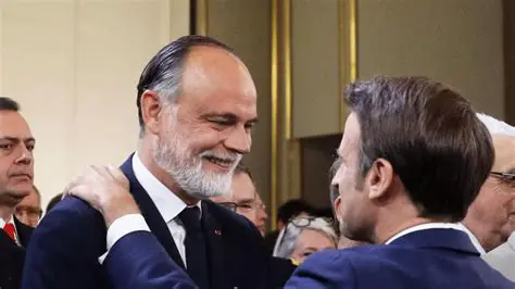 Édouard Philippe : Parcours, Influence et Enjeux Politiques en France