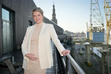 Els Van Doesburg: De Pionier die de Kunstwereld Op Zijn Kop Zette