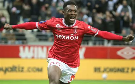 Folarin Balogun: La Nova Stelo de Futbalo kaj Ĝia Ebla Trakto