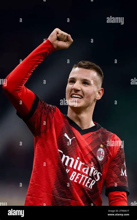 弗朗西斯科·卡马尔达： AC米兰冉冉升起的新星，足球界的未来之星