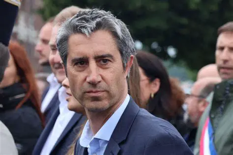 François Ruffin : Un Portrait Détaillé de l'Agitateur Social et Politique Français