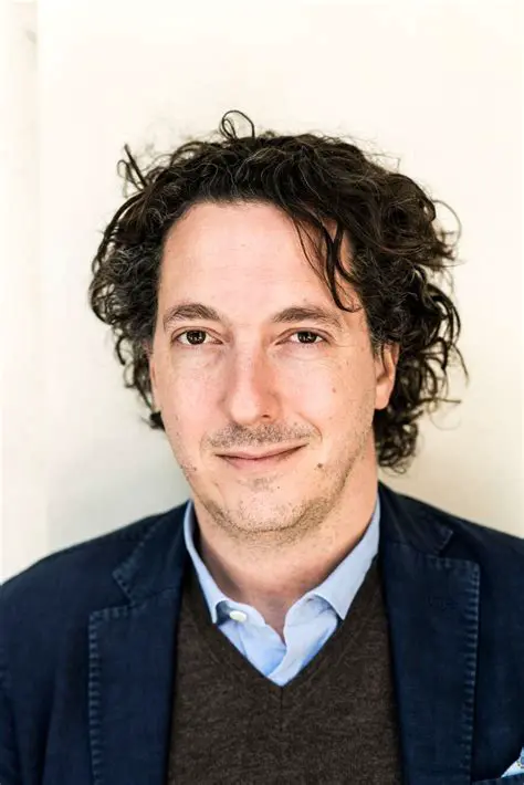 Guillaume Gallienne : Parcours d'un Artiste Multidimensionnel au Cœur du Cinéma et du Théâtre Français
