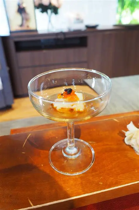 平川蓮：水辺の宝石が紡ぐ、癒やしと生命の物語