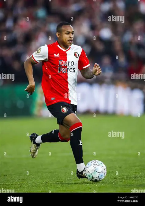 ইগর পাইসাও: ফেয়েনুর্দের ঝলমলে তারকা ও ডাচ ফুটবলে তার প্রভাব