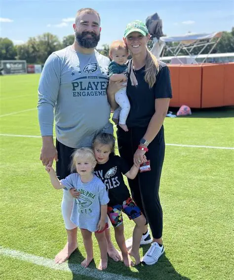 Jason Kelce Eagles Training Camp: A Veteran's Presence and Leadership