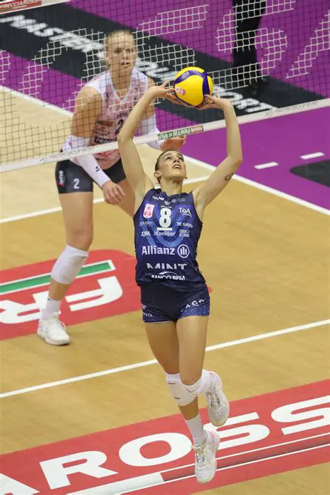 Jennifer Boldini: L'Alzatrice che Illumina il Palcoscenico della Pallavolo Italiana e Internazionale