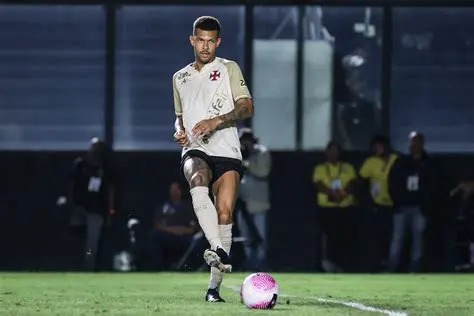 João Victor: O Fenômeno Brasileiro que Conquista o Mundo do Futebol