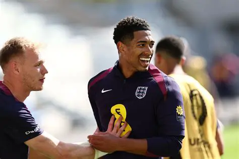 Jude Bellingham: Wschodząca Gwiazda Światowego Futbolu – Analiza Kariery i Potencjału