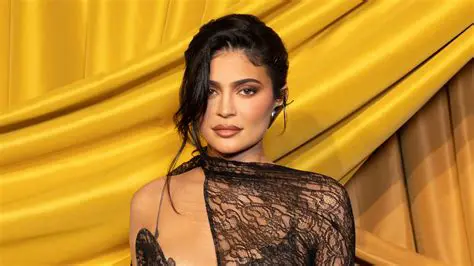 Kylie Jenner's Birth Story: Natural Delivery vs. C-Section Speculation