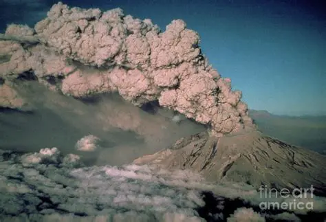 Large amounts of ash and gas