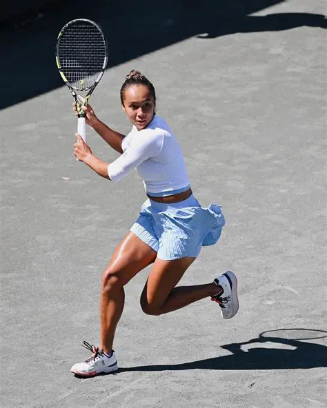 Leylah Fernandez: Charting the Course of a Canadian Tennis Sensation