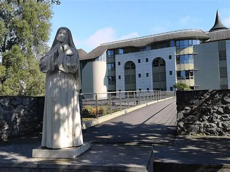 Lourdes: Valfart for Sjæl og Krop i Den Mystiske Galliske By