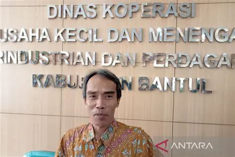 Mengembangkan industri kreatif