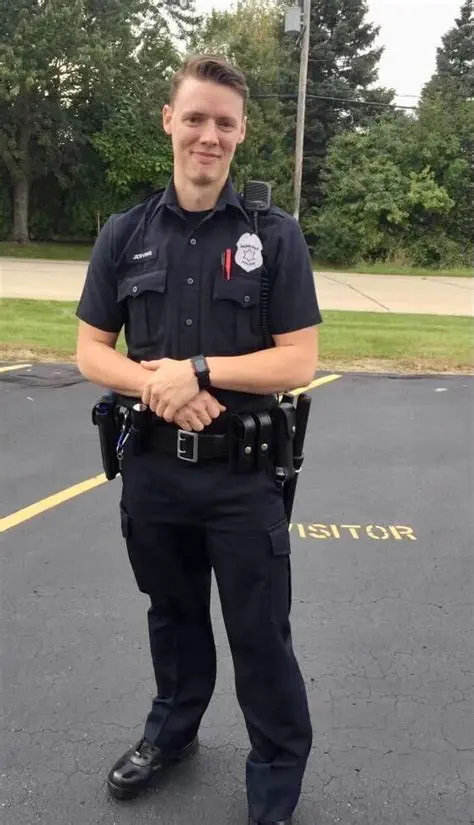 Remembering a Hero: Latest Milwaukee Police Officer Obituaries and Tributes