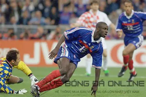 Patrick Kluivert: Huyền Thoại Bóng Đá Hà Lan và Hành Trình Vinh Quang