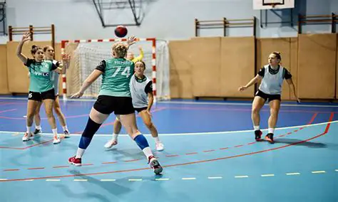 Pengertian Bola di Tendang