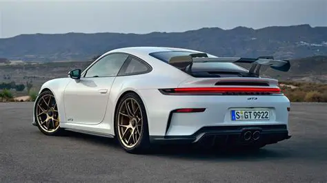 Unveiling the New Porsche 911 GT3: A Track-Focused Masterpiece