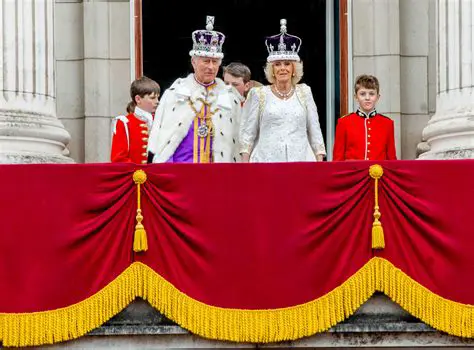 Prins Andrew: 'n Omstrede Figuur in Die Koningshuis - 'n Ondersoek Na Sy Lewe en Kontroverses