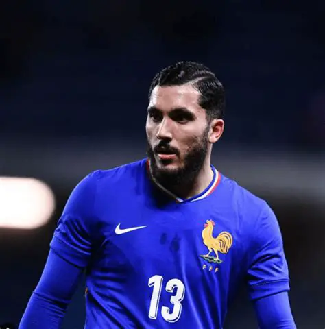 Rayan Cherki : L'Étoile Montante du Football Français et son Avenir Prometteur