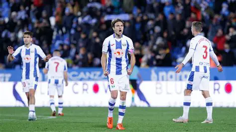 Real Oviedo vs. Espanyol: Un Análisis Profundo del Enfrentamiento y su Relevancia en LaLiga SmartBank