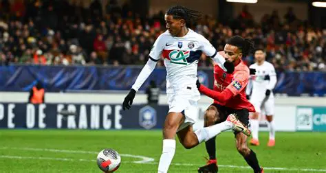 Senny Mayulu: La Promesa Emergente del PSG que Conquista el Fútbol Francés