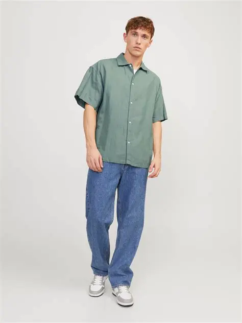 Shirt that reaches down to the knees