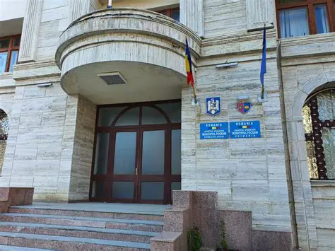 Sunt subordonate de tipul completiv