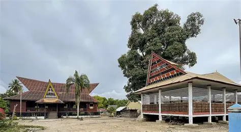 The Significance of Bagas Godang Ornaments