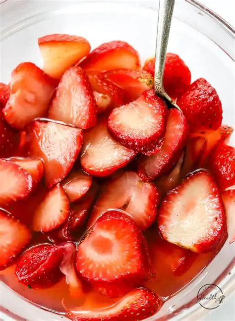 There are a strawberries in the bowl