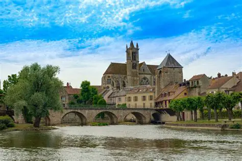 Troyes : Le Guide Complet pour Découvrir la Cité Médiévale et ses Trésors