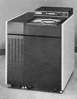 Understanding the DEC RP04 Disk Drive