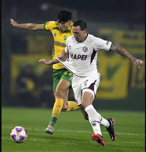 Unión y Defensa y Justicia: Un Choque de Estilos en el Fútbol Argentino