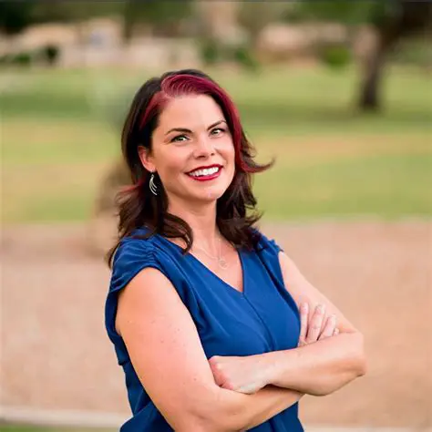 Wendy Taylor Facebook: Navigating Online Presence & Fan Engagement