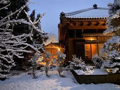 Without the confines of a traditional indoor theatre